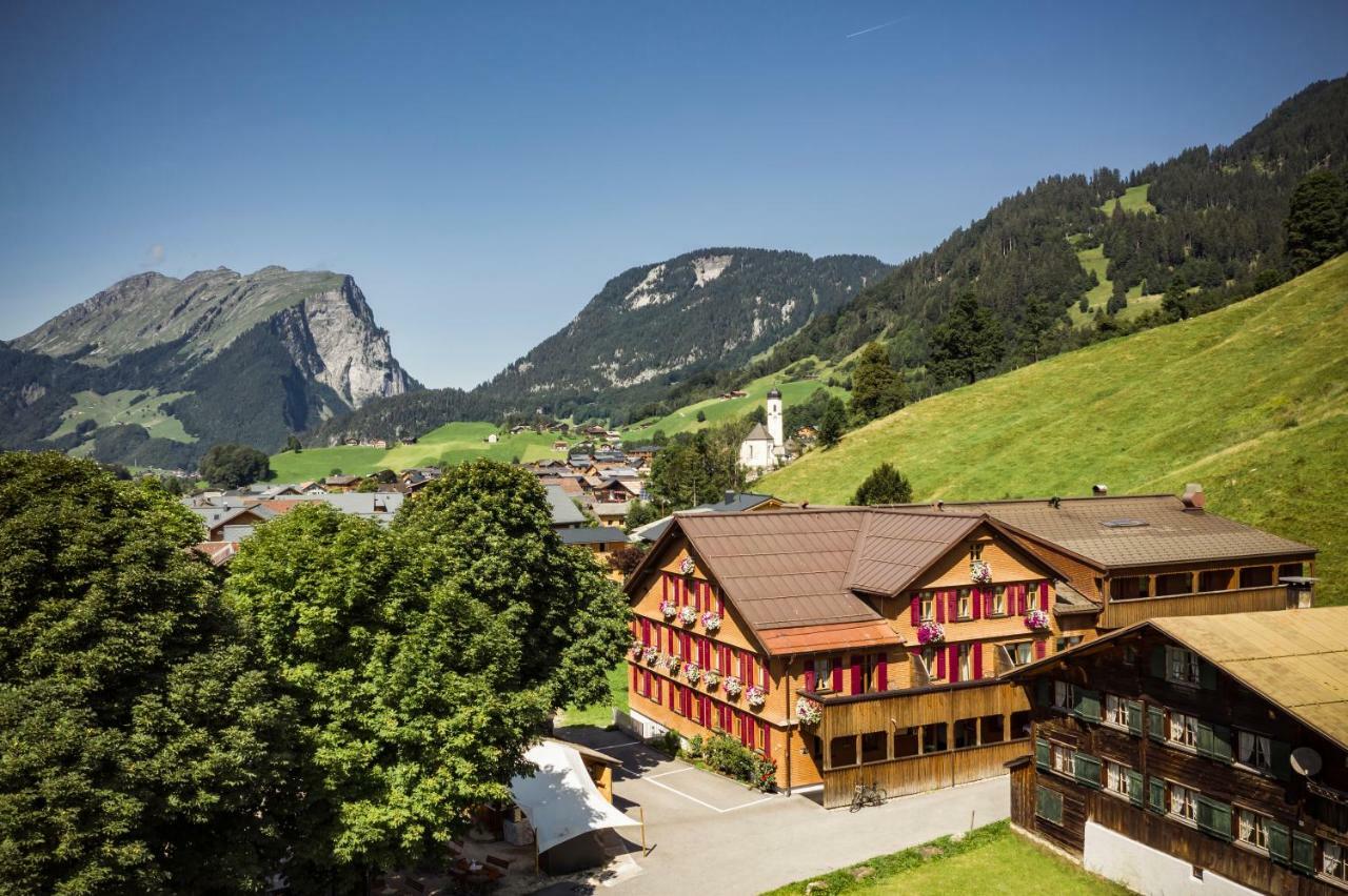 Hotel Gasthof Adler Schoppernau Eksteriør billede